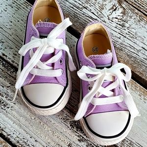 Lavender canvas shoes
